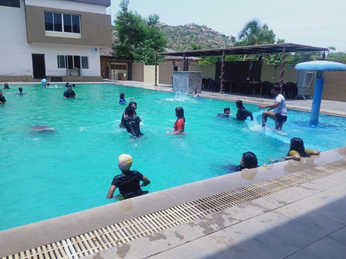 3Season Resort Hampi Exteriör bild